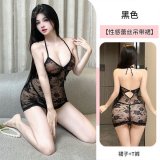 [Black] Lace camisole + T-shirt + black slip-on stockings