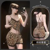 Mushroom-shaped details ~ [Leopard print top + shorts]