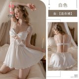 White (dress)