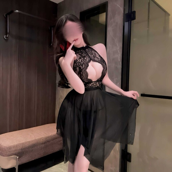 Plus Size QQNY Lace Sleep Dress - Sexy Sheer Off-Shoulder Nightgown for Women,Europe and America-Inspired Tempting Linge - black