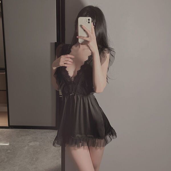 Sensual Lace Sleepwear Set for Women – Water-Soluble Floral Pure-Yet-Youthful Nightgown & Matching Lingerie Outfit - Black nightgown + T-shirt
