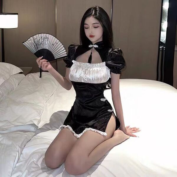 Suoqing Vintage Sexy Lingerie Set - Retro Qipao with High Slit & Puff Sleeves, No-Remove Design - Black [without accessories]