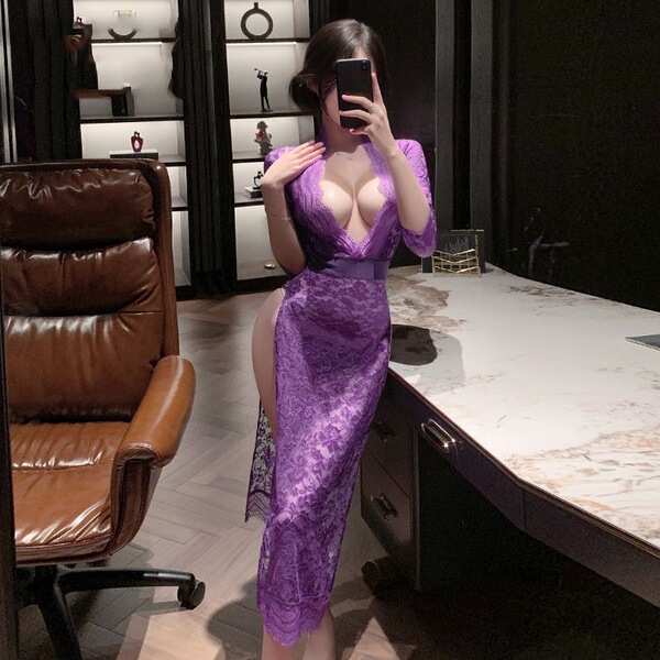 Plus Size Sexy Lace Nightgown - Flirty Side-Slit Bodycon Sleepwear Dress for Women up to 200 lbs - Purple + T-shirt