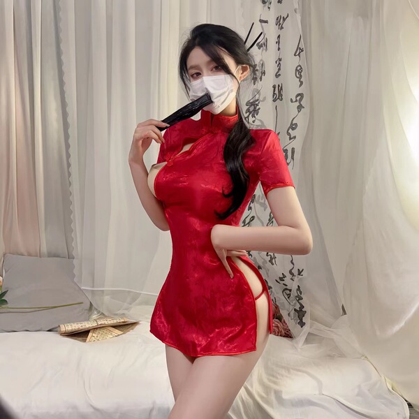 Sexy Vintage Qipao Lingerie Set - Floral Brocade Sleepwear with High Slit & Traditional Frog Closures - Red + Black Bell