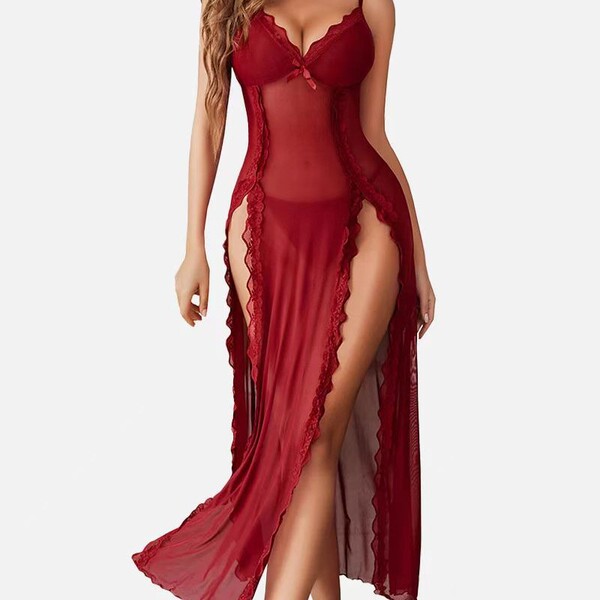 V-neck backless lace sleep set featuring sexy mesh print camisole and matching shorts with high slits for women.