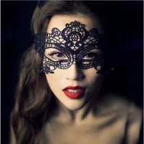 Nightclub Queen Lingerie Set with Lace Blindfold & Cat Mask - Sexy Party Outfit for Women