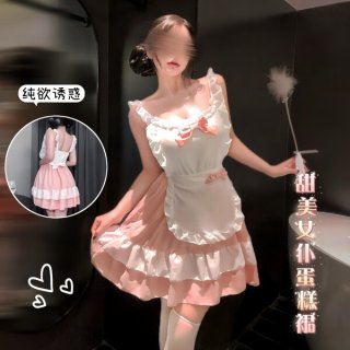 Curvy womens plus-size cute maid outfit featuring a sweet girlie pettiskirt and cupcake skirt design.